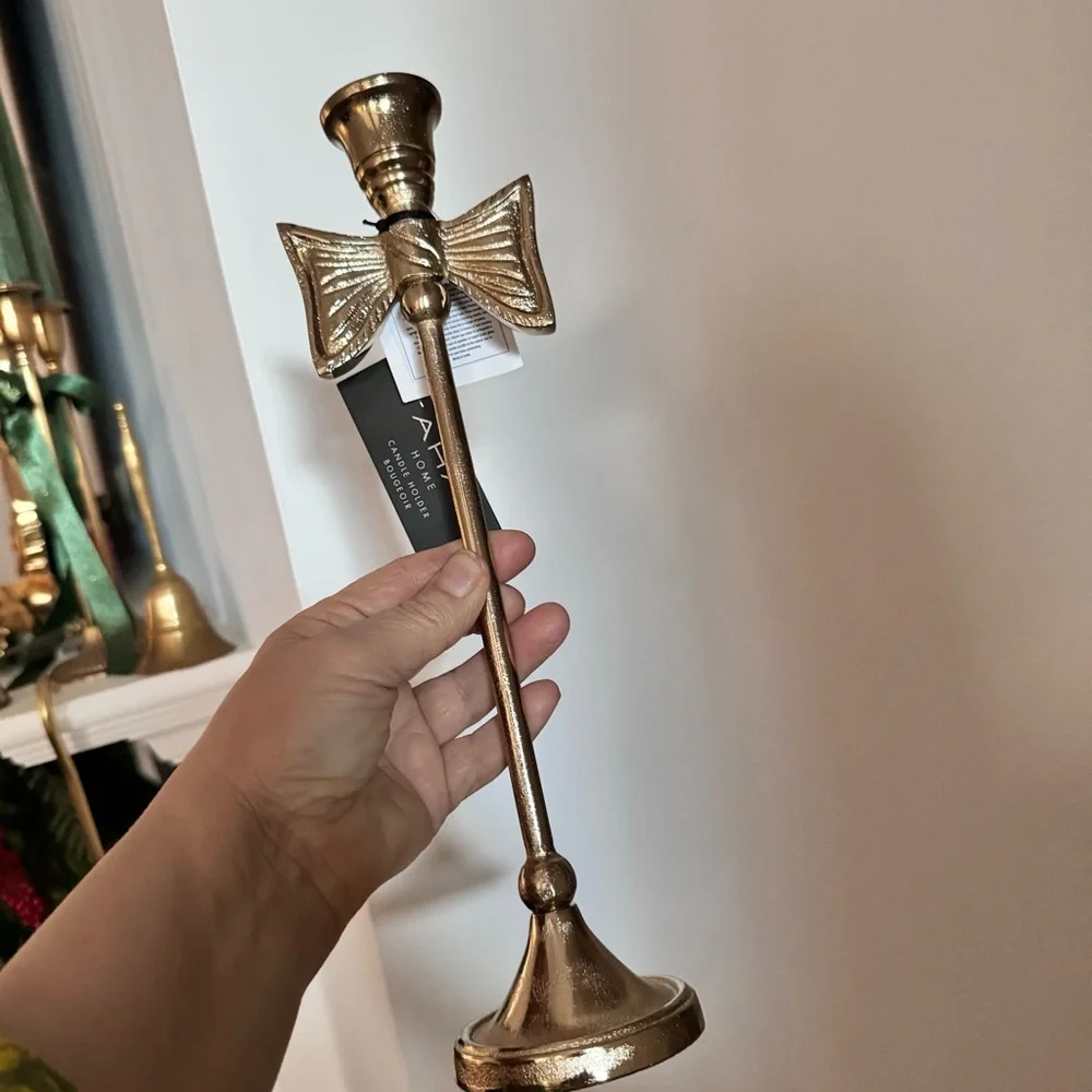 Tahari Valentines GOLD BOW Candle Holder